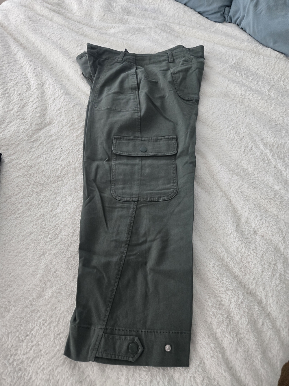 Liverpool Women's Cargo Pants in Olive